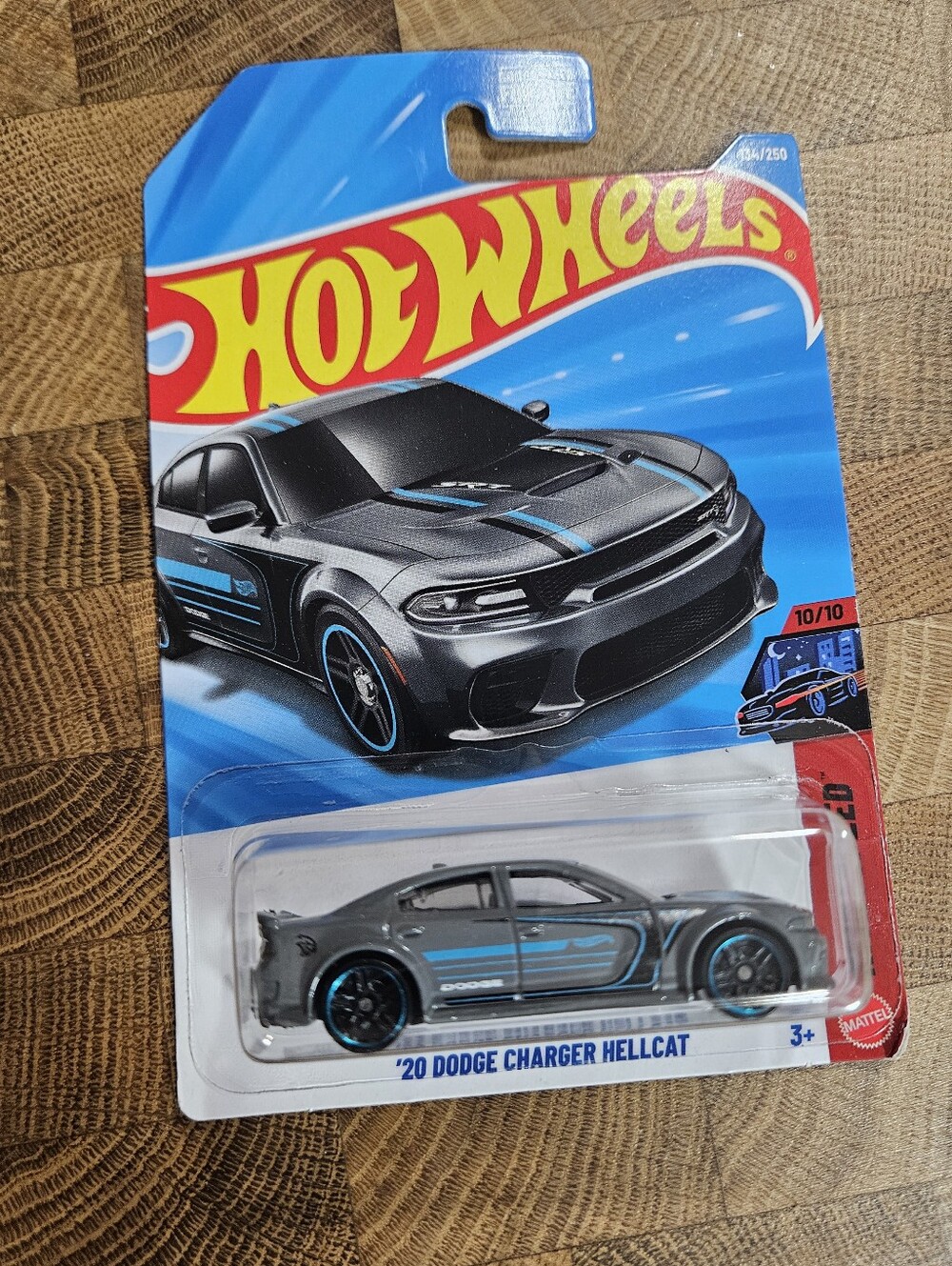 Hot Wheels 2020 muscle dodge charger hellcat SRT toy car